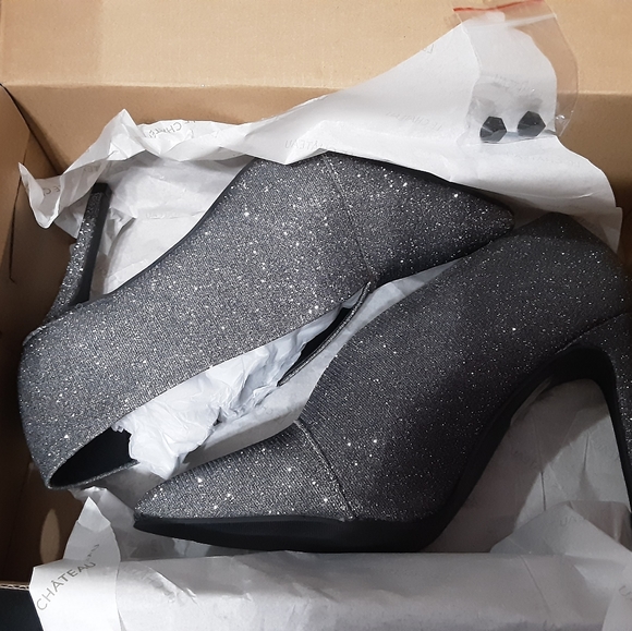 Le Chateau Booties - Picture 6 of 7